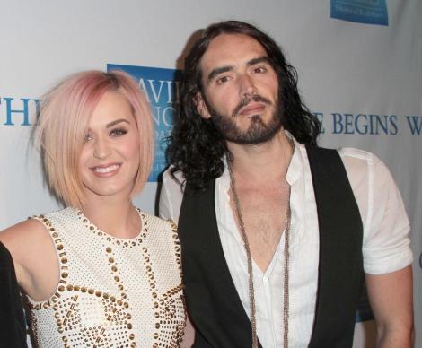 SOC! Katy Perry si Russell Brand divorteaza!