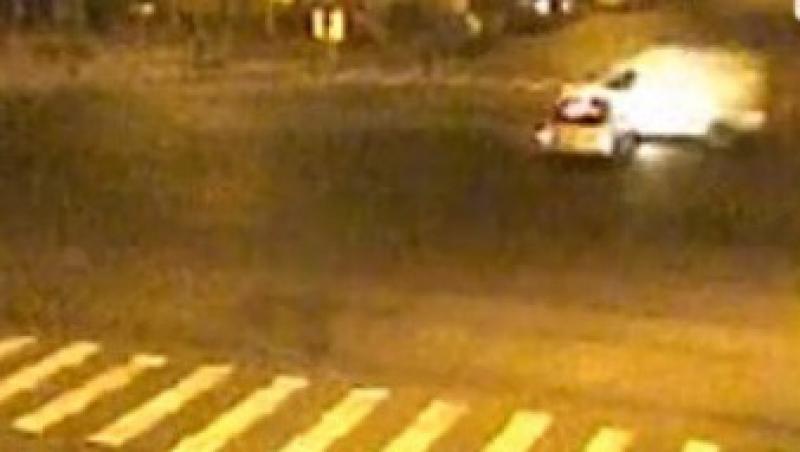 VIDEO! O ambulanta cu pacienti a fost grav lovita intr-o intersectie din Slatina
