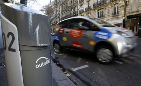 Program de "car-sharing" pentru masini electrice, la Paris