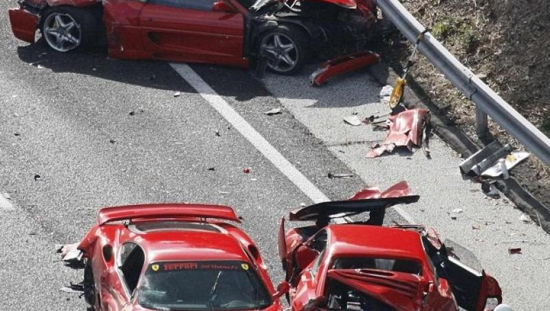 VIDEO! & FOTO! Cel mai scump accident auto: 8 Ferrari si un Lamborghini Diablo, facute praf