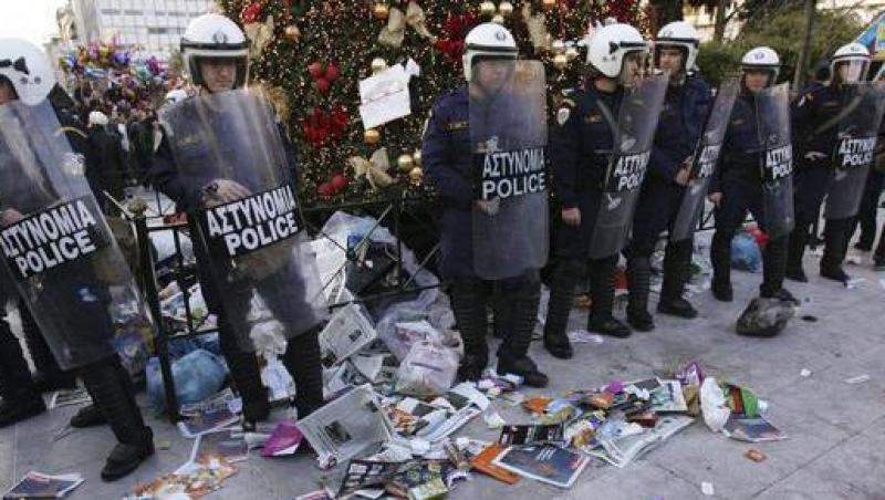 Atena: Confruntari violente intre protestatari si fortele de ordine