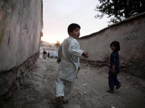 FOTO! Afganistan: Fenomenul "bacha posh" le obliga pe fetite sa se poarte ca baietii