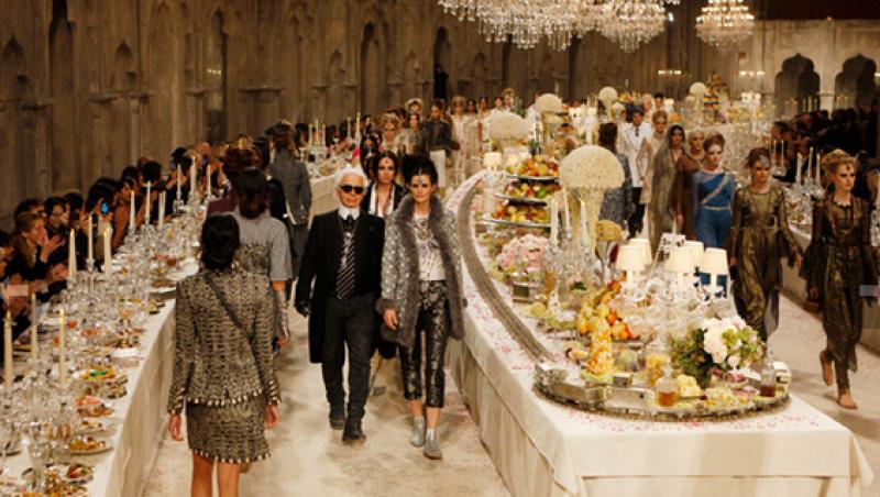 VIDEO! Stil si opulenta la Paris: Karl Lagerfeld si-a lansat noua colectie!