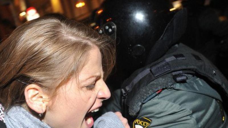 Moscova: ziarist calcat in picioare de fortele OMON