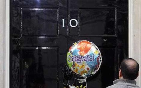 Premierul britanic a dat 75.000 € pe renovarea "Downing Street No.10"