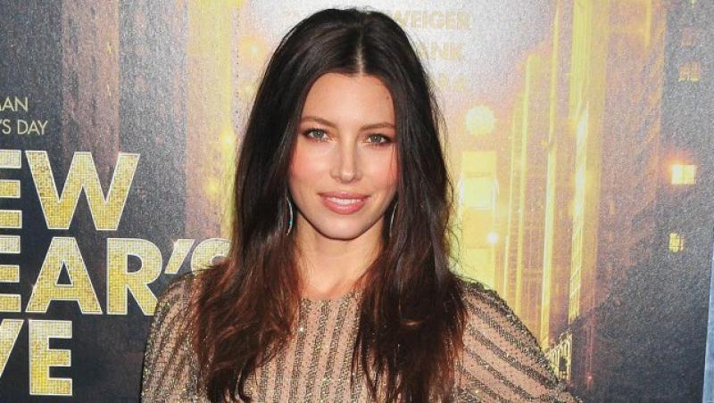 FOTO! Jessica Biel, intr-o rochie transparenta la premiera filmului 