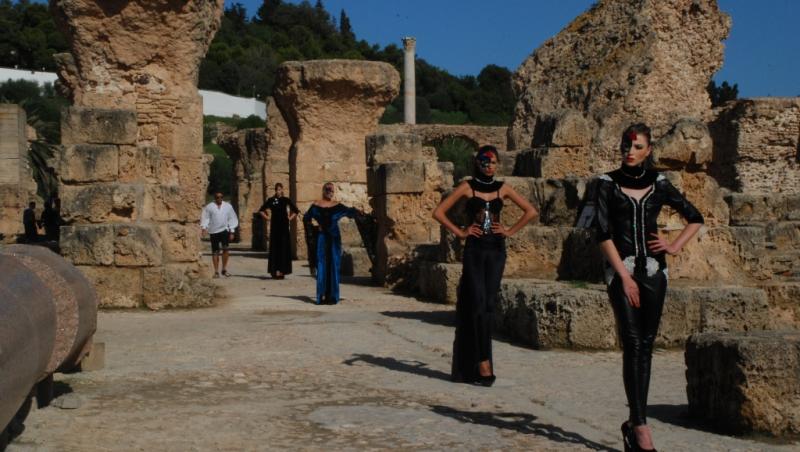Protagonistele Next Top Model defileaza in premiera mondiala printre ruinele din Cartagina