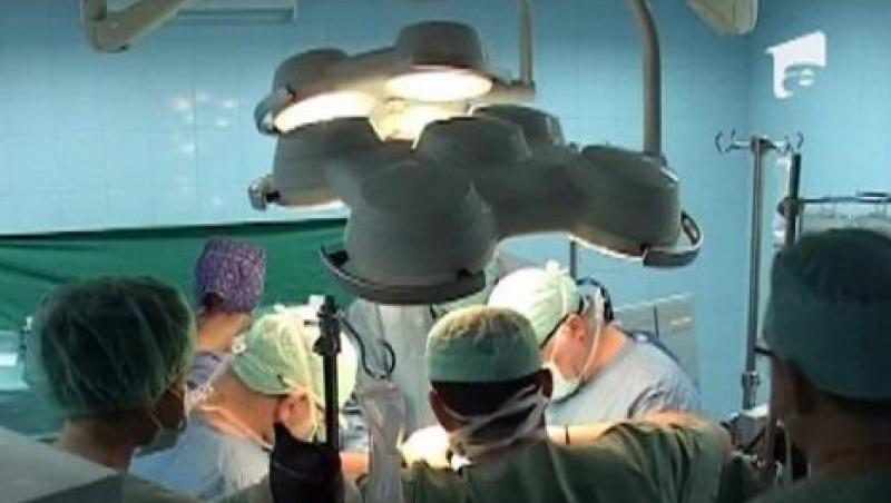 VIDEO! Premiera medicala nationala la Timisoara: Medicii au montat doua valve din inima de porc la doua paciente