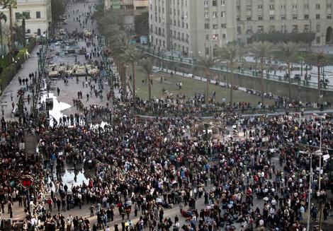 UPDATE! Egipt: Milioane de oameni, in strada. Presedintele Mubarak a anuntat ca nu mai candideaza