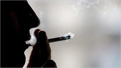 Studiu: Activitatea cerebrala poate indica daca o persoana va renunta la fumat