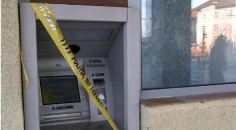 Timisoara: Trei indivizi au jefuit un bancomat din centrul orasului