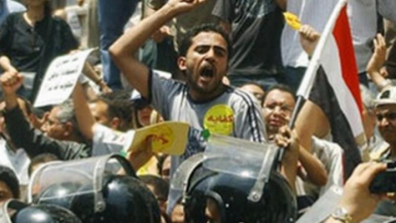 Egipt: Armata a dizolvat Parlamentul si a suspendat Constitutia