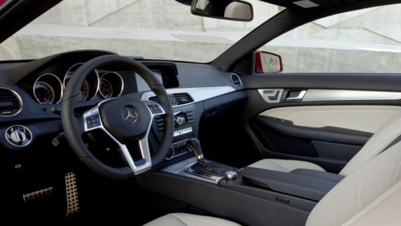 FOTO! Noul Mercedes C Klasse cu aroma de coupe