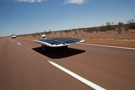 Sunswift IV - cea mai rapida masina solara- hibrid din lume
