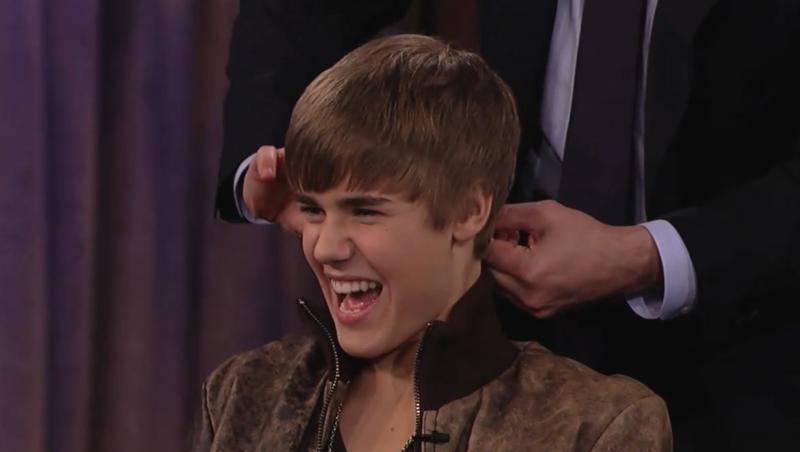 FOTO! Justin Bieber s-a ras in cap!