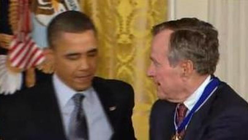 Barack Obama a acordat Medalia Libertatii lui George Bush si Angelei Merkel