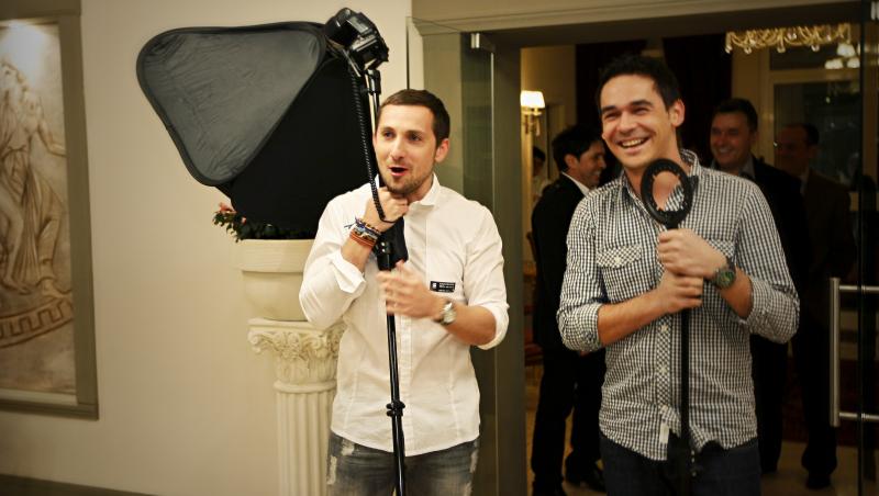 Razvan si Dani luati prin surprindere de colegi. Antena 1 le-a pregatit o petrecere surpriza de ziua lor