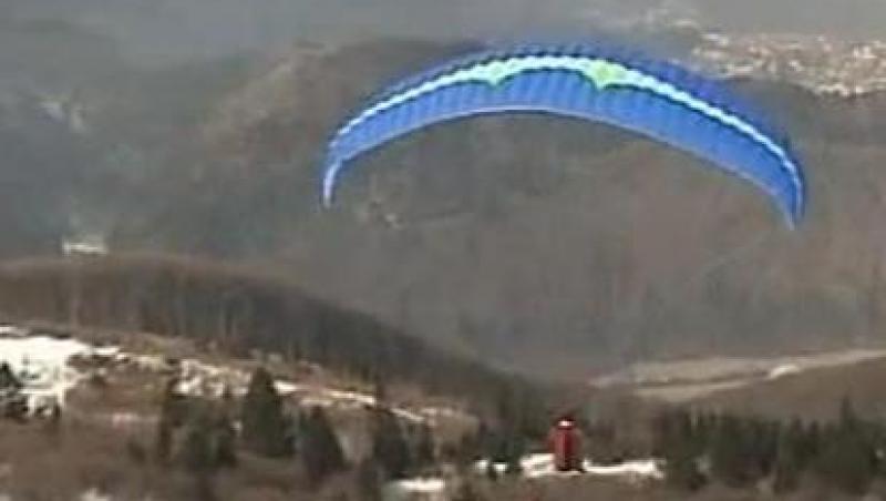 VIDEO! Adrenalina in aer: zbor cu parapanta