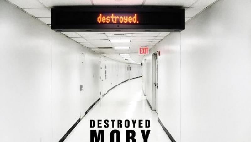 Moby lanseaza albumul Destroyed