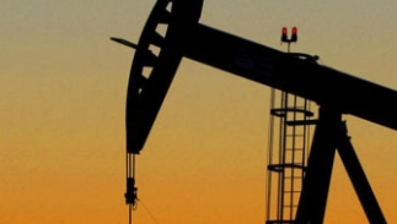 Revolutia din Libia creste pretul petrolului: 104,6$/baril!
