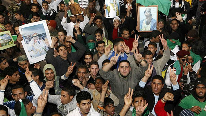 Ciocniri violente intre protestatari si armata in tarile arabe. In Libia, fiul lui Gaddafi nu exclude un razboi civil
