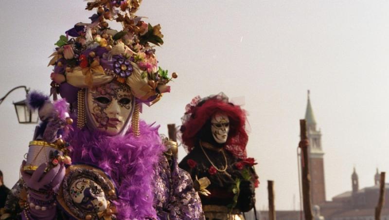 Festa Veneziana - Italia se pregateste de carnaval