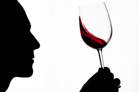 Arta de a bea vinul. Cinci tipuri de pahare pentru o experienta unica