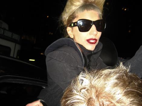 FOTO! Lady Gaga si-a facut breton!
