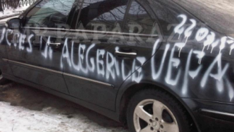 Masina lui Mircea Sandu, vandalizata: 
