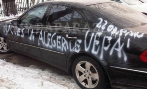 Masina lui Mircea Sandu, vandalizata: "Succes la alegerile UEFA"