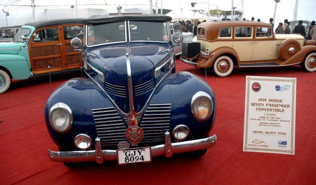 VIDEO! Expozitie de masini de epoca la Paris