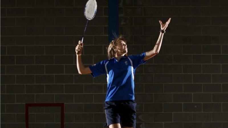Joaca badminton pentru a scapa de kilogramele in plus!