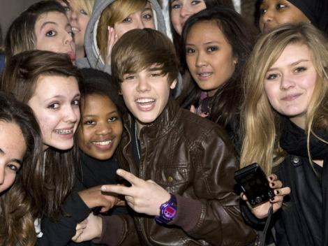VIDEO! Justin Bieber, asaltat de fani in New York