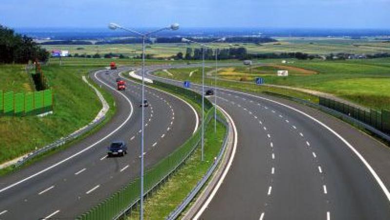 Emil Boc vrea alt parteneriat public privat pe autostrada Comarnic - Brasov