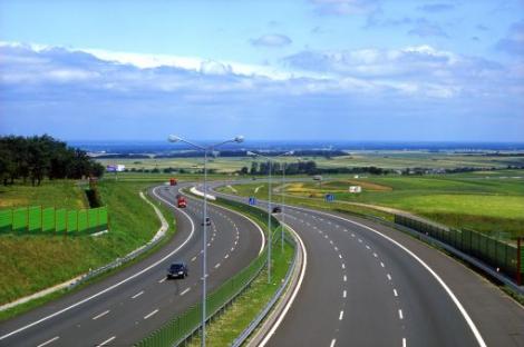 Emil Boc vrea alt parteneriat public privat pe autostrada Comarnic - Brasov
