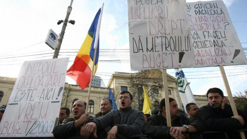 Mitingul militarilor in Capitala. Pensionarii protesteaza in fata sediului Guvernului