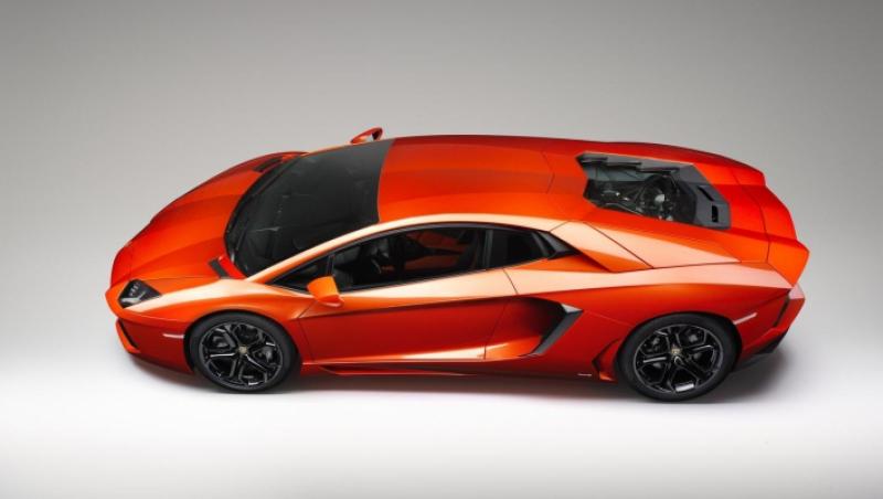 Geneva 2011: Lamborghini Aventador necenzurat si oranj