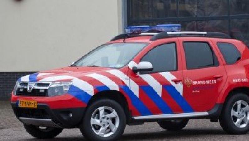 FOTO! Pompierii din Olanda se dau cu Dacia Duster