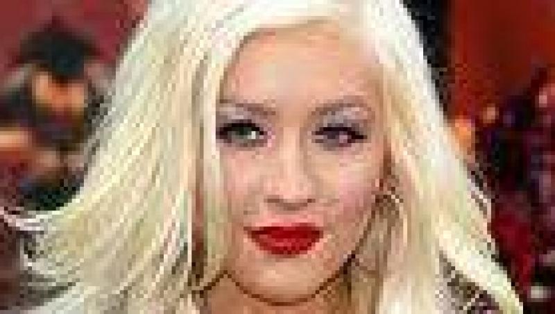 Christina Aguilera s-a ingrasat enorm!