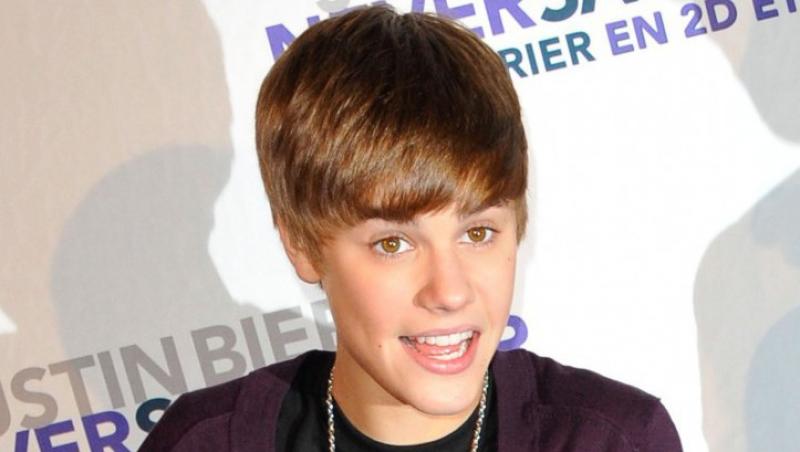 VIDEO! Justin Bieber canta pentru fanii din Anglia