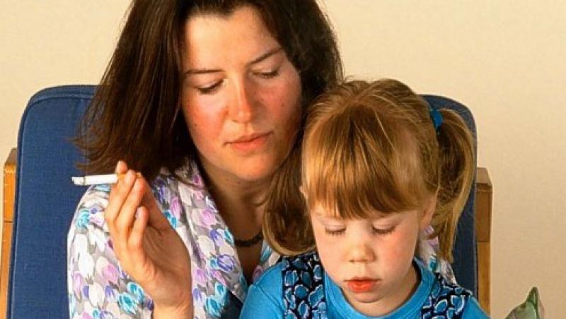 Copiii ai caror parinti fumeaza - de doua ori mai predispusi sa devina fumatori