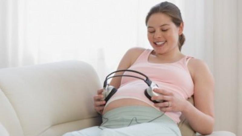 Studiu: Bebelusii isi amintesc melodiile ascultate de mame in timpul sarcinii