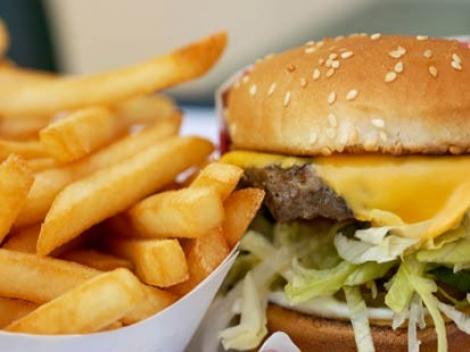 Fast-food mai sanatos si cu caloriile la vedere