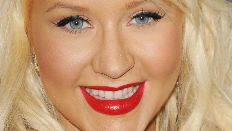 FOTO! Vezi ce burta a facut Christina Aguilera!