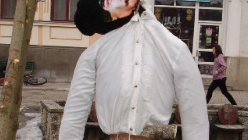 Tanarul care a spanzurat o papusa cu chipul lui Avram Iancu, cercetat pentru instigare la discriminare