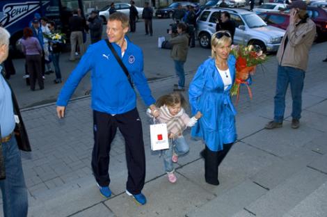 Sotia portarului echipei Zenit St. Petersburg a a murit in urma unui accident rutier