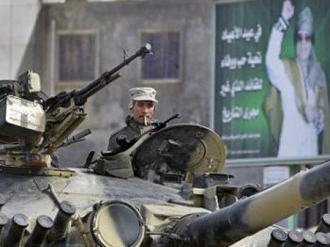 Libia: Fortele pro-Gaddafi au ajuns la portile orasului Benghazi, fieful opozitiei
