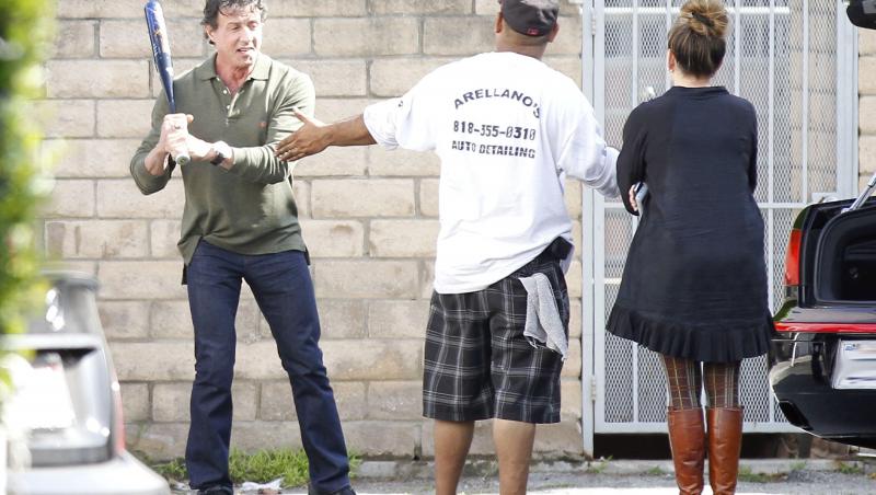 FOTO! Sylvester Stallone si-a amenintat sotia cu o bata de baseball