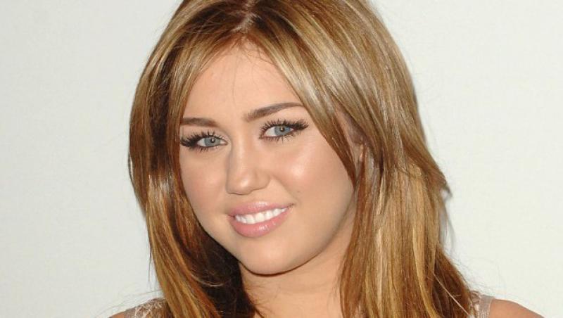 Miley Cyrus, pe o lista cu fotografii compromitatoare