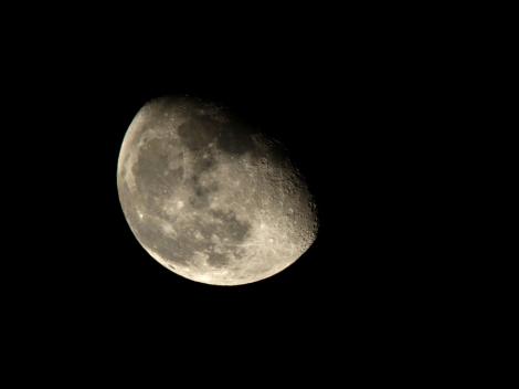 "Super Luna", fenomen riscant pentru Terra, are loc in aceasta seara